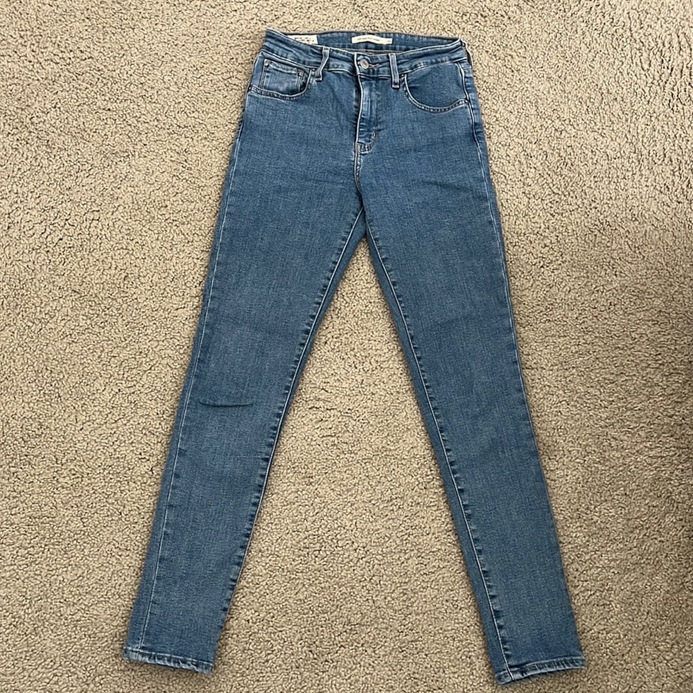 Levi’s 721 High Rise Skinny Jeans, Size 26.